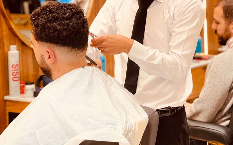 كل كام أسبوع لازم تقص شعرك؟ أفضل 5 نصائح من خبراء الحلاقة
